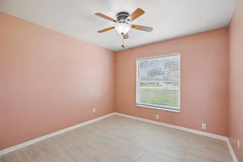 Bedroom - 5705 SW 89th Pl, Ocala, FL 34476 photo 7 of 10