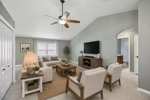 Living - 5705 SW 89th Pl, Ocala, FL 34476 photo 4 of 7