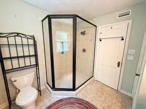 Bath - 331 SW 3rd St, Bronson, FL 32621 photo 1 of 2