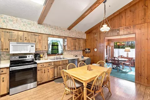 Kitchen - 4553 E Shorewood Dr, Hernando, FL 34442 photo 2 of 4