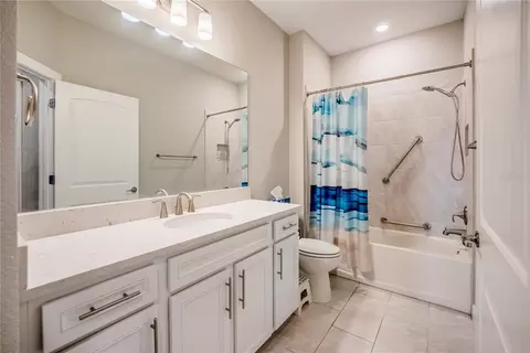 Bath - 9435 SW 52nd Loop, Ocala, FL 34481 photo 1 of 5