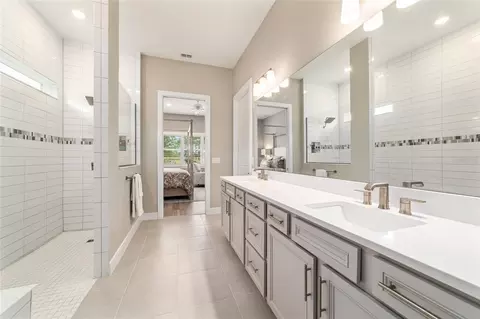 Bath - 8606 SW 61st Loop, Ocala, FL 34481 photo 2 of 5