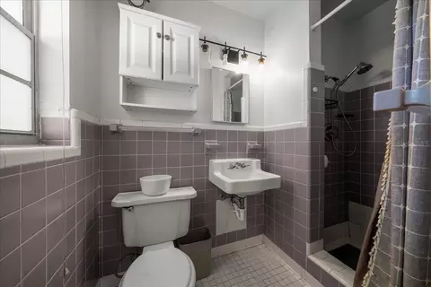 Bath - 2830 SE 6th St, Ocala, FL 34471 photo 2 of 2