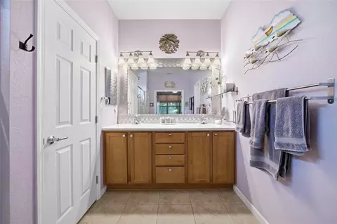 Bath - 9457 SW 66th Loop, Ocala, FL 34481 photo 2 of 4