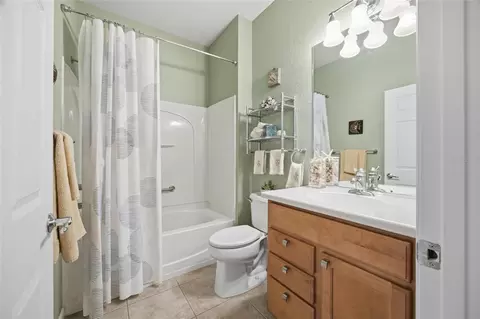 Bath - 9457 SW 66th Loop, Ocala, FL 34481 photo 4 of 4