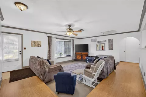 Living - 3216 SE 34th St, Ocala, FL 34471 photo 1 of 1