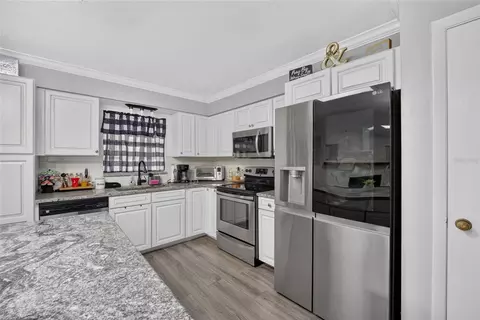 Kitchen - 3216 SE 34th St, Ocala, FL 34471 photo 2 of 4