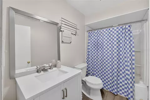 Bath - 3216 SE 34th St, Ocala, FL 34471 photo 2 of 2
