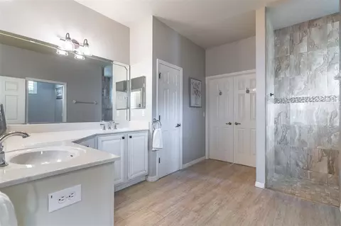 Bath - 8699 SW 83rd Loop, Ocala, FL 34481 photo 3 of 6