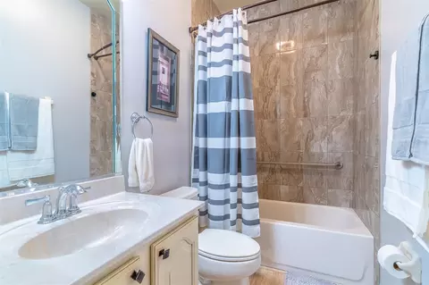 Bath - 8699 SW 83rd Loop, Ocala, FL 34481 photo 6 of 6