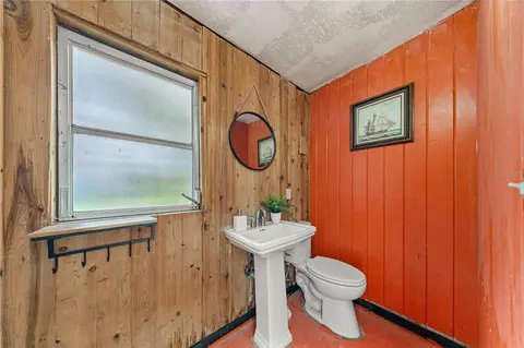 Bath - 3422 E Fort King St, Ocala, FL 34470 photo 5 of 6