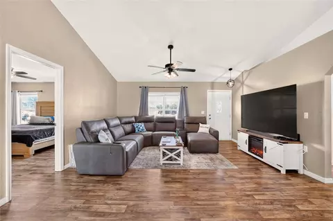 Living - 6930 Bahia Rd, Ocala, FL 34472 photo 2 of 5