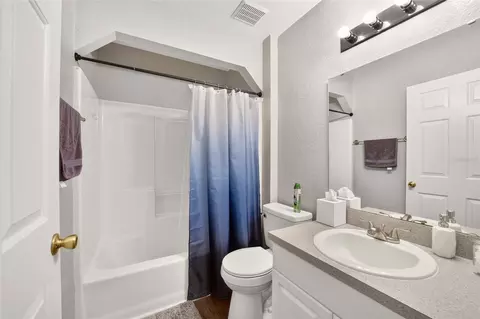 Bath - 6930 Bahia Rd, Ocala, FL 34472 photo 3 of 3