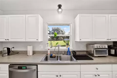 Kitchen - 6930 Bahia Rd, Ocala, FL 34472 photo 2 of 2