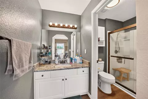 Bath - 6930 Bahia Rd, Ocala, FL 34472 photo 1 of 3
