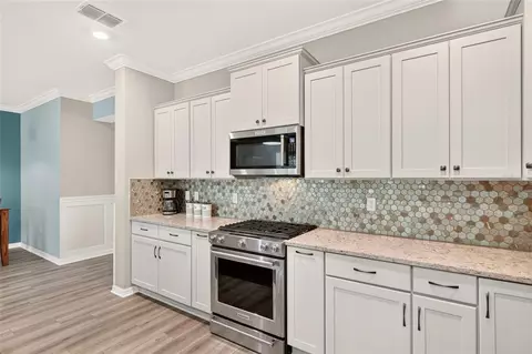 Kitchen - 8971 SW 75th Loop, Ocala, FL 34481 photo 4 of 5