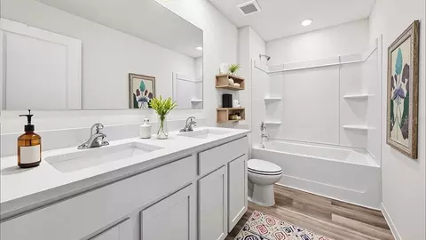 Bath - 6872 SW 45th Ave, Ocala, FL 34474 photo 3 of 3