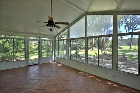 Exterior - 8465 NW 186th St, Reddick, FL 32686 photo 6 of 8