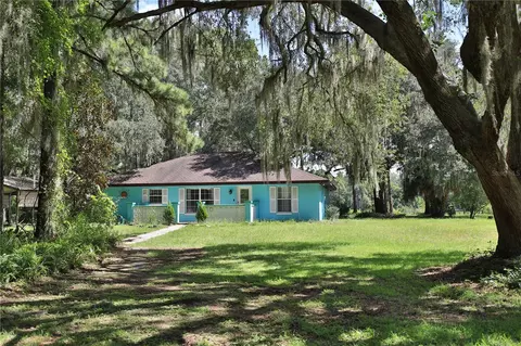 Exterior - 8465 NW 186th St, Reddick, FL 32686 photo 2 of 8
