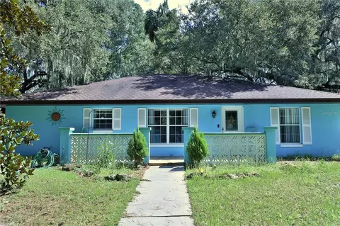 Exterior - 8465 NW 186th St, Reddick, FL 32686 photo 3 of 8