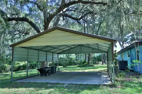 Exterior - 8465 NW 186th St, Reddick, FL 32686 photo 5 of 8