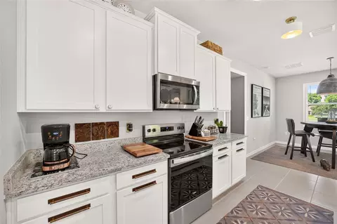 Kitchen - 4974 NW 39th Loop, Ocala, FL 34482 photo 7 of 8