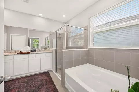 Bath - 4974 NW 39th Loop, Ocala, FL 34482 photo 1 of 10