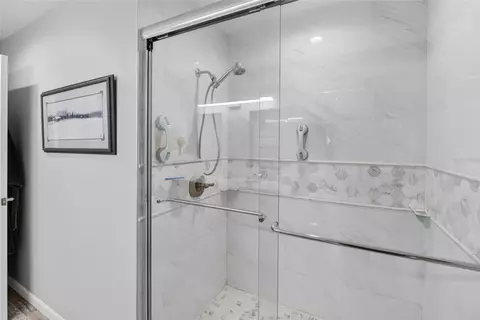 Bath - 8141 SW 80th Ter, Ocala, FL 34476 photo 2 of 4