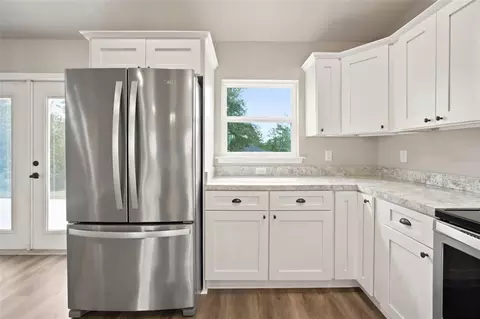 Kitchen - 831 NE 150th Ave, Williston, FL 32696 photo 3 of 3