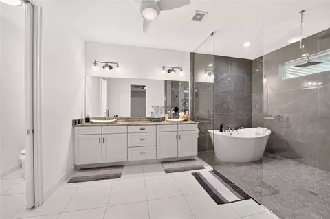 Bath - 1971 NW 86th Pl, Ocala, FL 34475 photo 1 of 6
