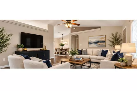 Living - 10143 SE 122nd Ln, Belleview, FL 34420 photo 4 of 6