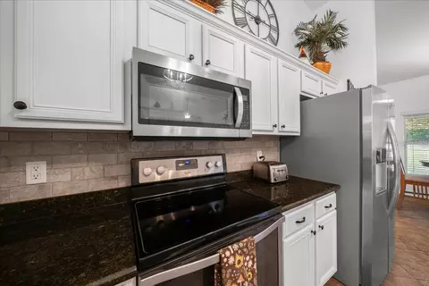 Kitchen - 4505 SW 108th Pl, Ocala, FL 34476 photo 6 of 6