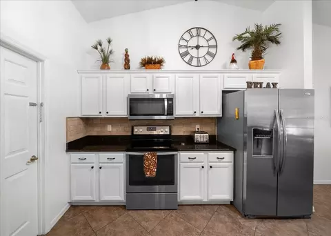 Kitchen - 4505 SW 108th Pl, Ocala, FL 34476 photo 2 of 6