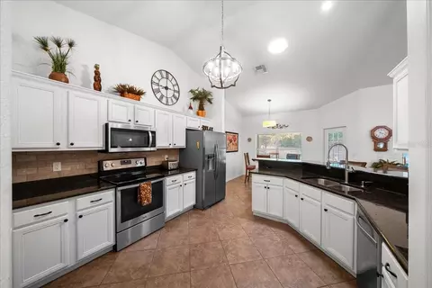 Kitchen - 4505 SW 108th Pl, Ocala, FL 34476 photo 1 of 6