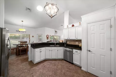 Kitchen - 4505 SW 108th Pl, Ocala, FL 34476 photo 3 of 6