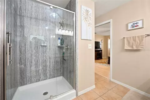 Bath - 5464 SW 100th Loop, Ocala, FL 34476 photo 3 of 3