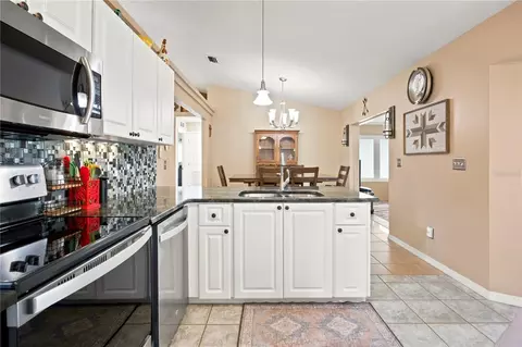 Kitchen - 5464 SW 100th Loop, Ocala, FL 34476 photo 4 of 6