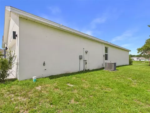 Exterior - 149 Hickory Course Cir, Ocala, FL 34472 photo 4 of 6