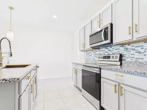 Kitchen - 149 Hickory Course Cir, Ocala, FL 34472 photo 3 of 4