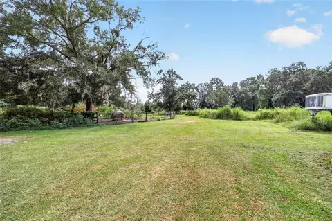 Exterior - 10195 NW 160th St, Reddick, FL 32686 photo 3 of 6