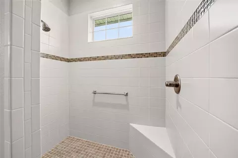 Bath - 8943 SW 86th Loop, Ocala, FL 34481 photo 2 of 3