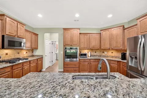 Kitchen - 8943 SW 86th Loop, Ocala, FL 34481 photo 2 of 6