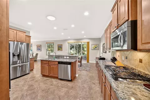 Kitchen - 8943 SW 86th Loop, Ocala, FL 34481 photo 4 of 6