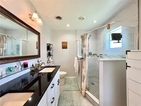 Bath - 1815 SE 7th Ave, Ocala, FL 34471 photo 1 of 3