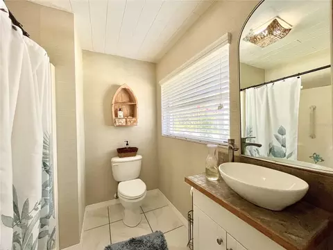 Bath - 1815 SE 7th Ave, Ocala, FL 34471 photo 3 of 3