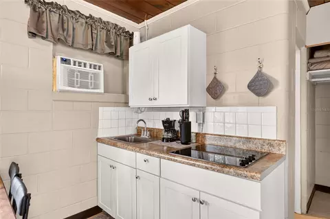 Kitchen - 2489 N Lakefront Dr, Hernando, FL 34442 photo 8 of 9