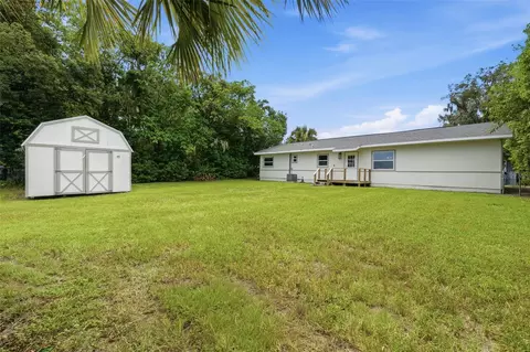 Exterior - 307 NE 11th Pl, Ocala, FL 34470 photo 2 of 5