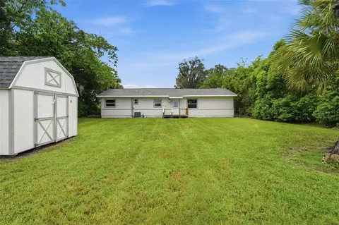 Exterior - 307 NE 11th Pl, Ocala, FL 34470 photo 3 of 5