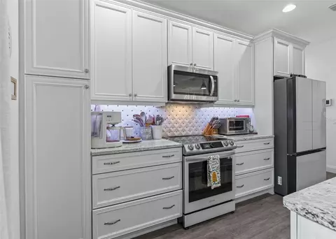 Kitchen - 4010 SE 22nd St, Ocala, FL 34471 photo 4 of 4