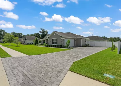 Exterior - 4010 SE 22nd St, Ocala, FL 34471 photo 2 of 10